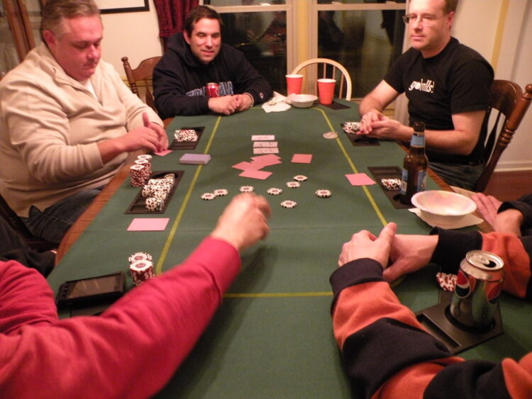 Poker online and how it works