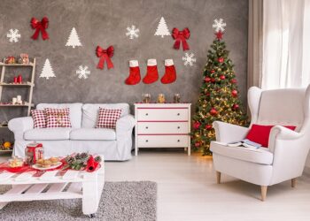 BENEFITS OF CHRISTMAS DÉCOR