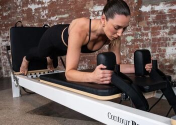 How Reformer Pilates Singapore Can Build Strength at Long Muscle Lengths Without Chasing Heavy Loads